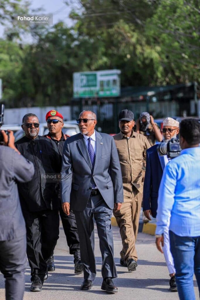 Deegaanada Somaliland saaka waxaa looga dareeray imtixaanka shahaadiga ah ee dugsiyada Dhexe iyo Sare. 