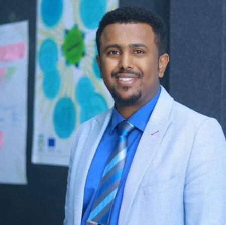 Siyaasiyiinta Isaaqu iyagaa Somaliland ka sineystay. Dhibaatana iyagaa ugu filan. 