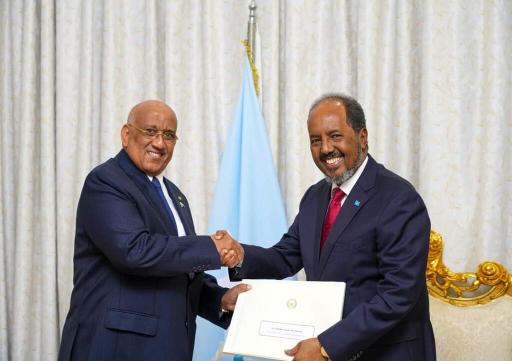 President Hassan Welcomes Djibouti Parliamentary Speaker in Mogadishu